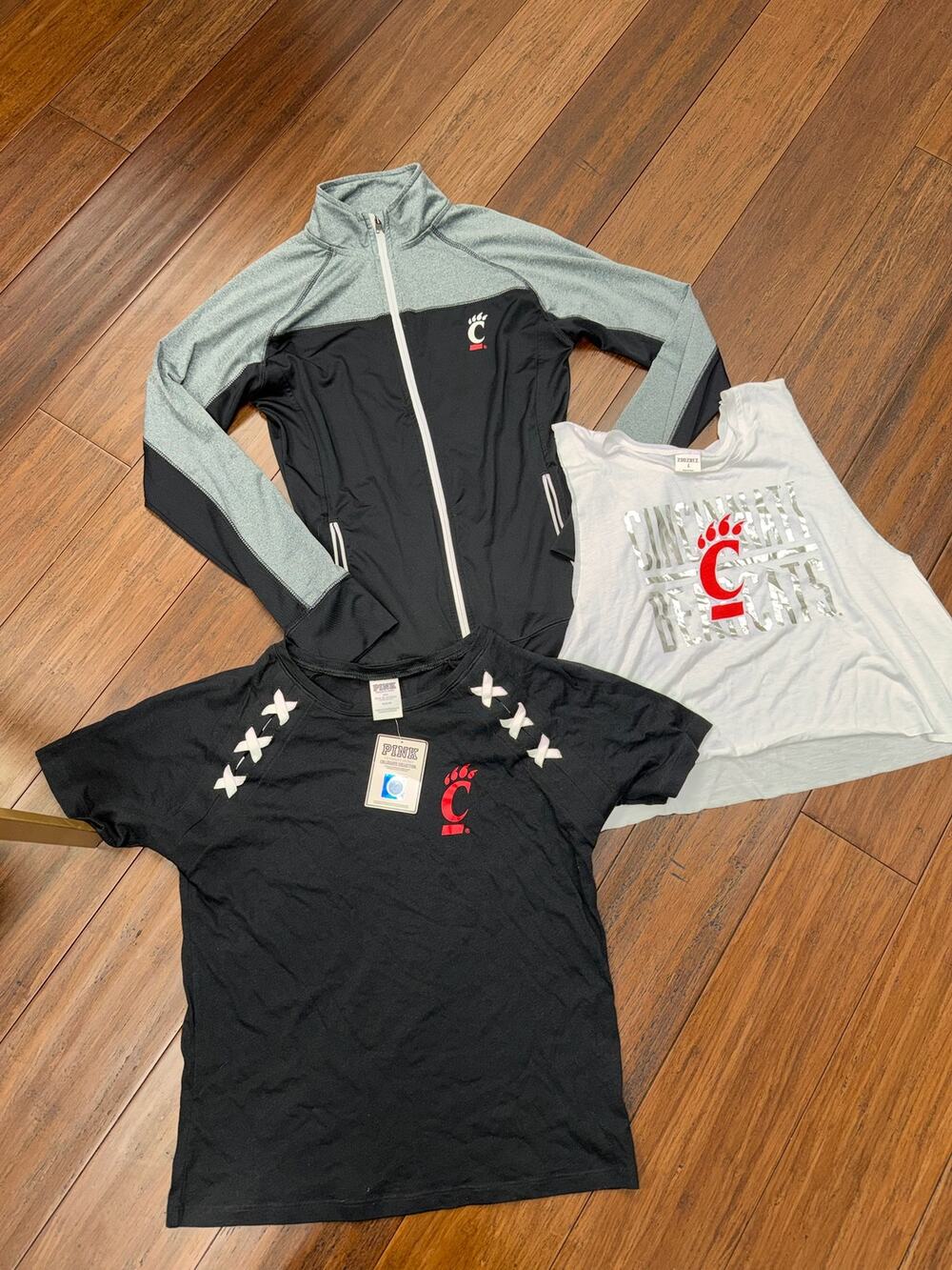 3 ITEM LOT Cincinnati Bearcats Sweatshirt Zip up Tank & Shirt Size Small Medium